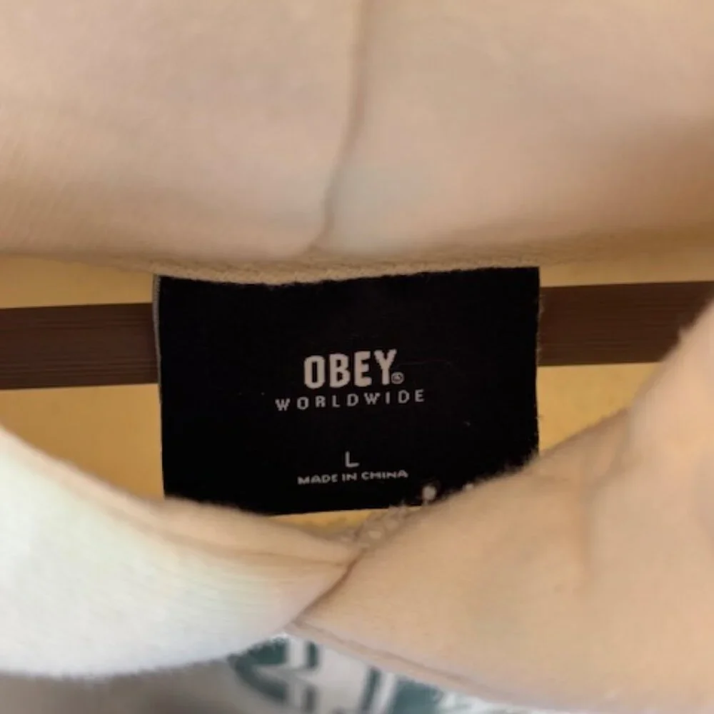 Obey Worldwide Hoodie Size Large L Cream Hooded Sweatshirt Streetwear‎ *Spots